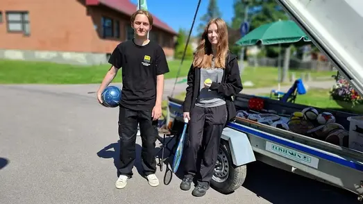 Bild på feriearbetande ungdomar i Surahammars kommun